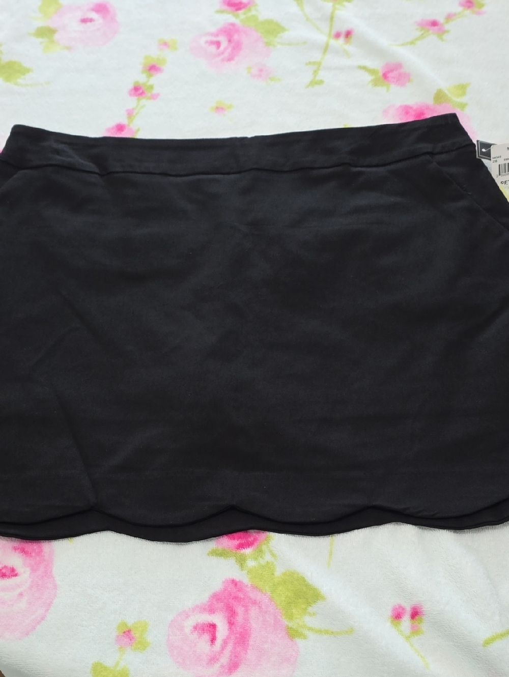 Women's NWT Black Scalloped Hem Skort